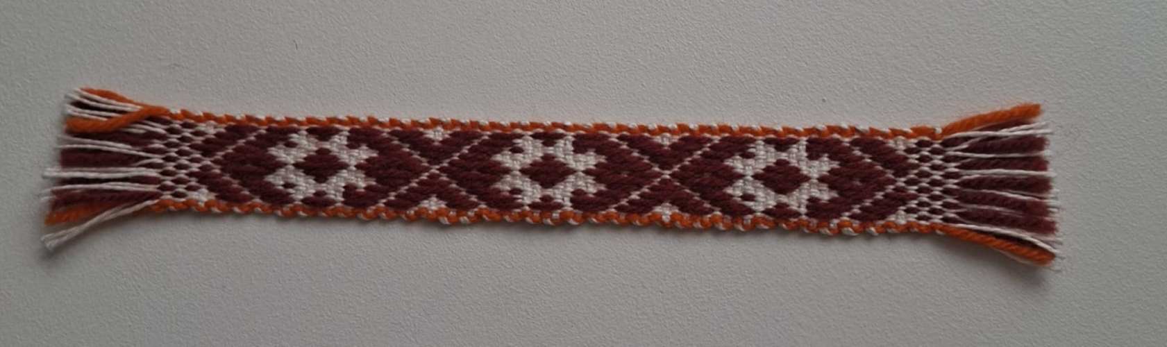 Kirivöö järjehoidja kolm kaheksakanda madarapunane oranžide äärtega