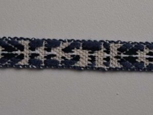 Kirivöö järjehoidja kirjaga Eesti – käsitsi kootud