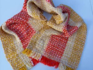 Sigrimigri mustriga sall