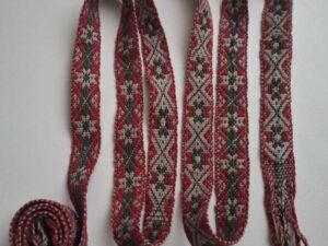 Jõelähtme kirivöö ERM A 509:1167 punane rohelise mustriga